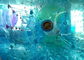 Μπλε διογκώσιμη κυλώντας σφαίρα νερού για τα διογκώσιμα υπαίθρια παιχνίδια πάρκων Aqua προμηθευτής