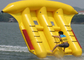 Κίτρινη διογκώσιμη πετώντας βάρκα ψαριών για το σωλήνα παιχνιδιών νερού λούνα παρκ προμηθευτής